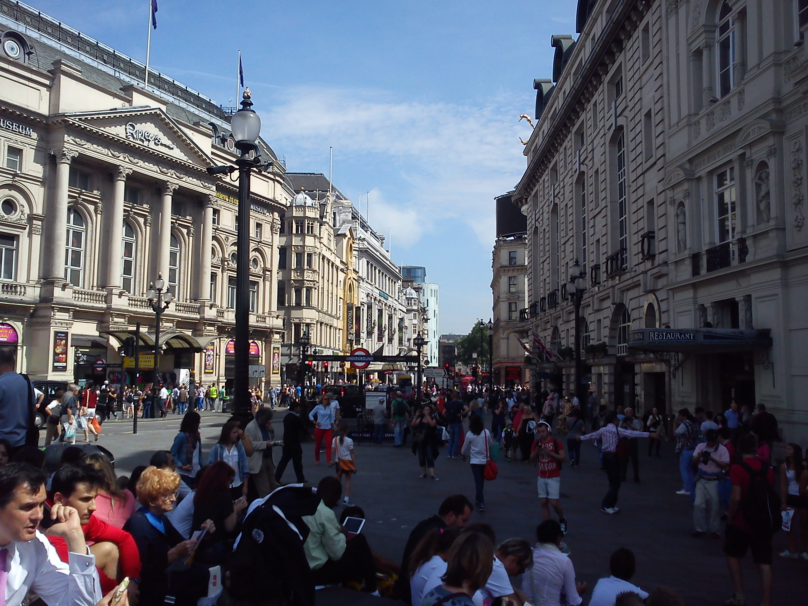 Центральный лондон. London Central сериал. London Central.